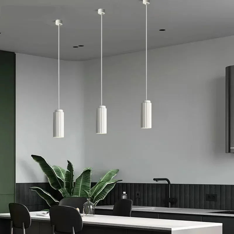 Suspension LED haut de gamme pour un intérieur minimaliste