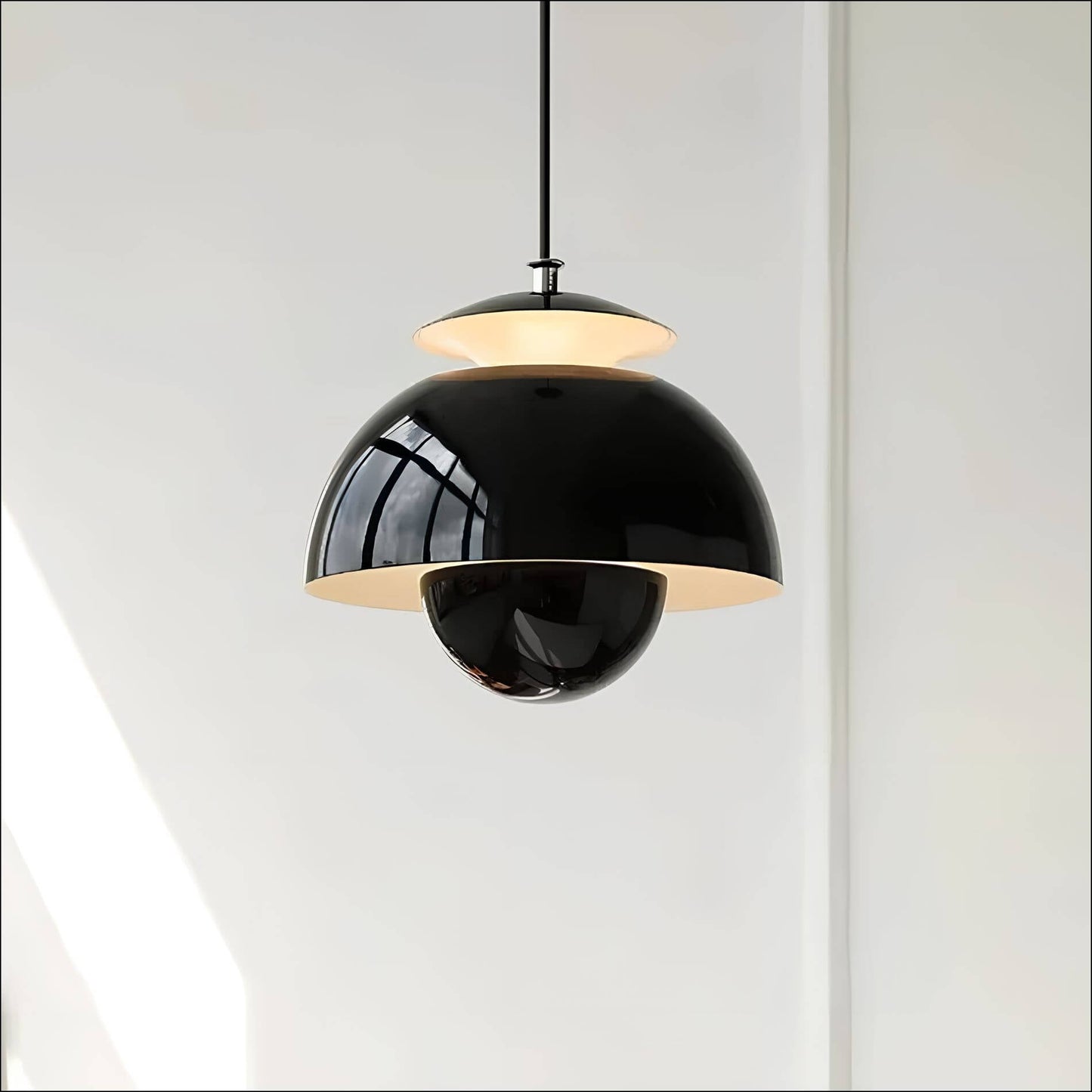 OrbLuxe – Élégant luminaire LED pour un intérieur raffiné