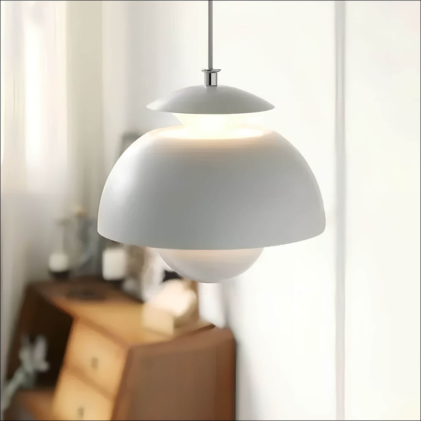 OrbLuxe – Élégant luminaire LED pour un intérieur raffiné