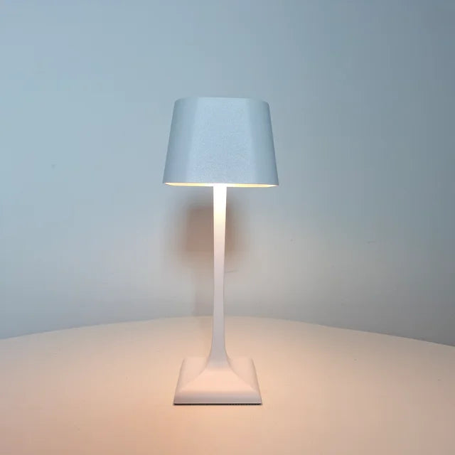 Lampe de Table USB – Élégant Luminaire LED au Design Carré pour Bureau et Maison