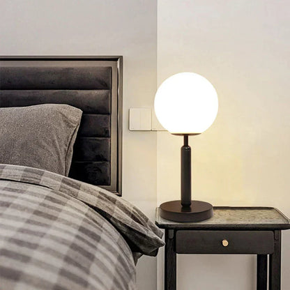 Lampe de Table LED Moderne – Finition en Laiton de Haute Qualité & Lumière Ambiance