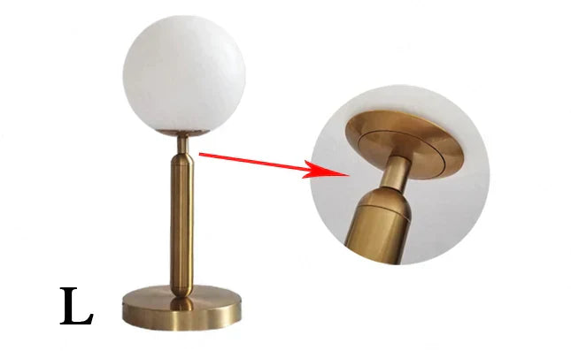 Lampe de Table LED Moderne – Finition en Laiton de Haute Qualité & Lumière Ambiance