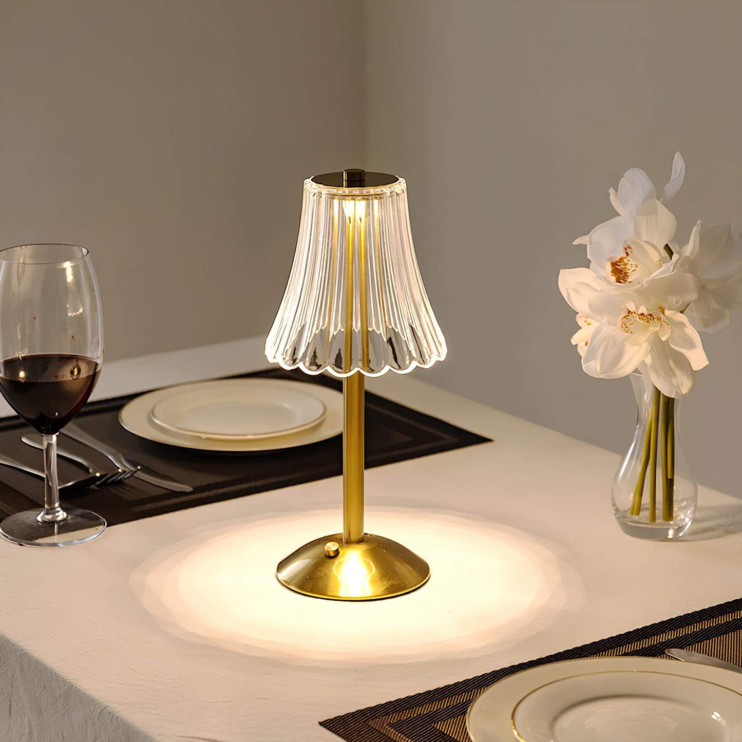 Lampe de Table LED Élégante au Design Rétro pour un Éclairage Sophistiqué